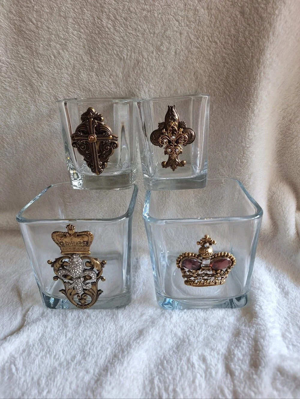 Fringe Studio Style Royal Crest Whiskey Shot Glasses Set 4 Jeweled Fleur-de-lis
